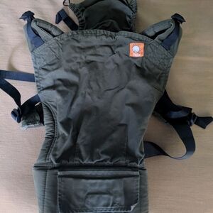 Tula Carrier in Olive Green